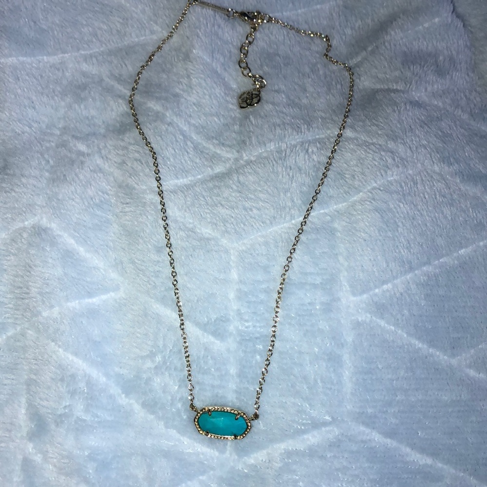 Kendra Scott necklace